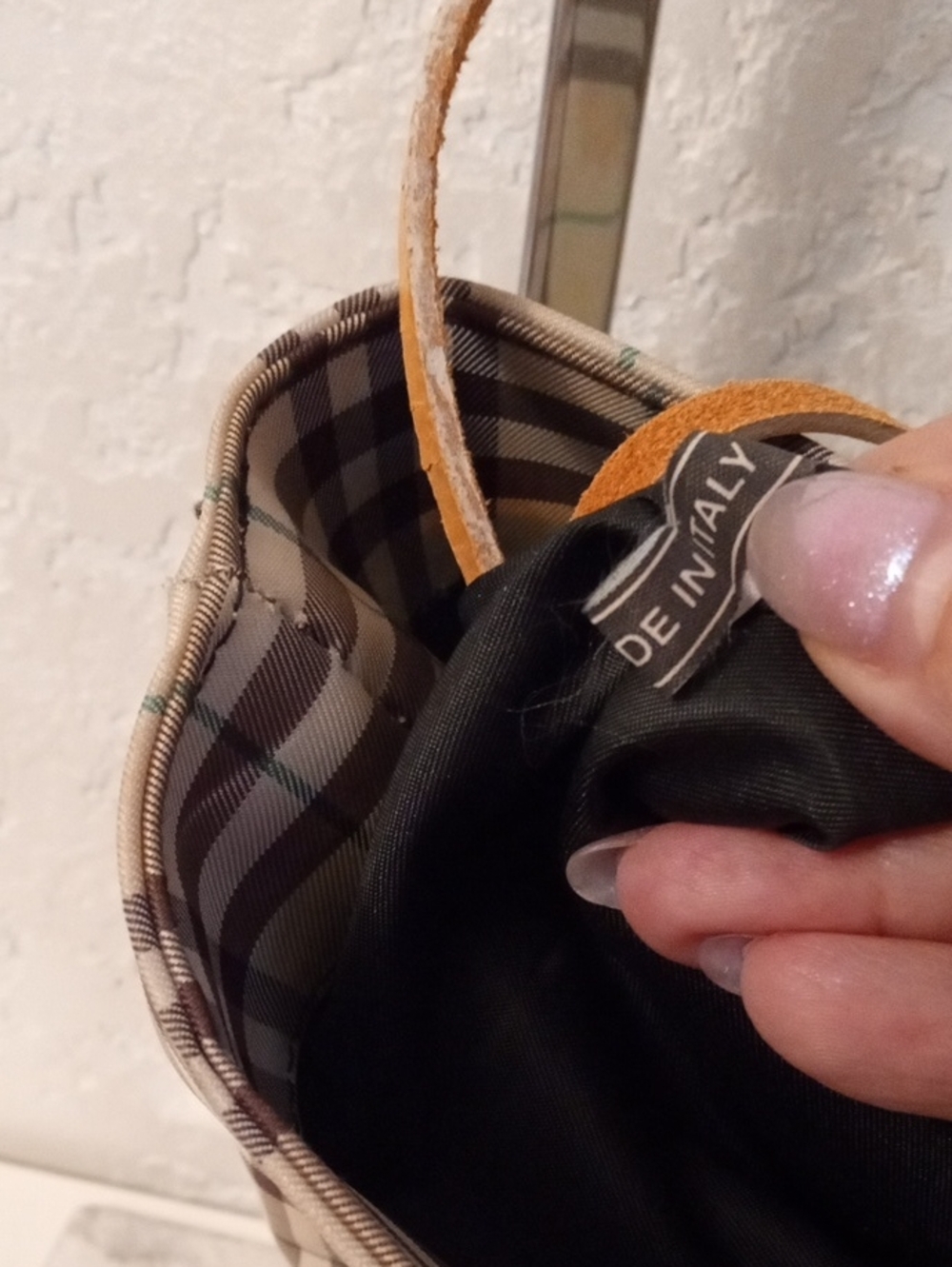 Burberry Plaid Beige Tote Bag with Tan Straps - Picture 7 of 7